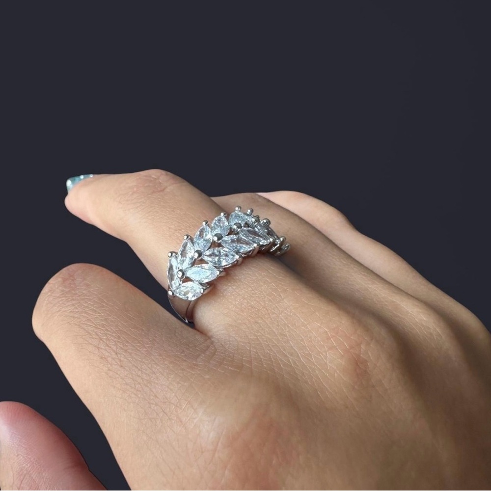 Luxurious Stainless Steel Silver Leaf Ring